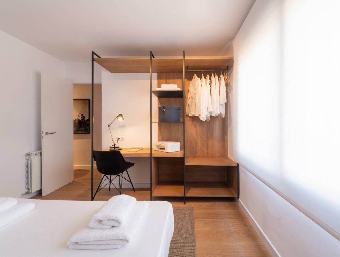 Ferienwohnung Petit Luxe L'Atic Terrassa Exterior foto