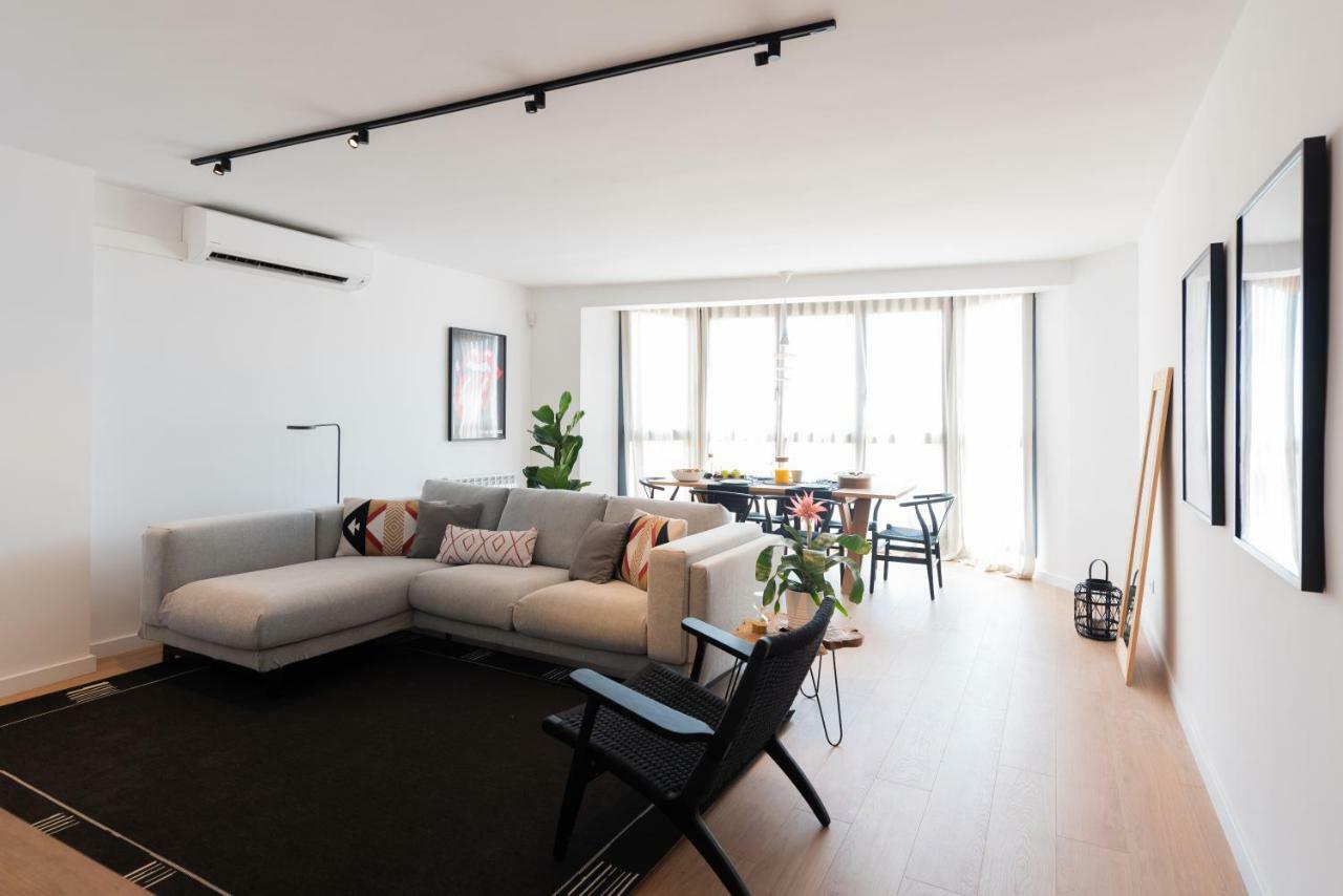 Ferienwohnung Petit Luxe L'Atic Terrassa Exterior foto