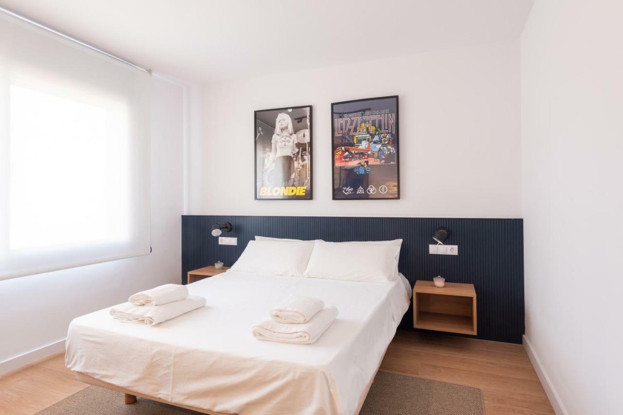 Ferienwohnung Petit Luxe L'Atic Terrassa Exterior foto