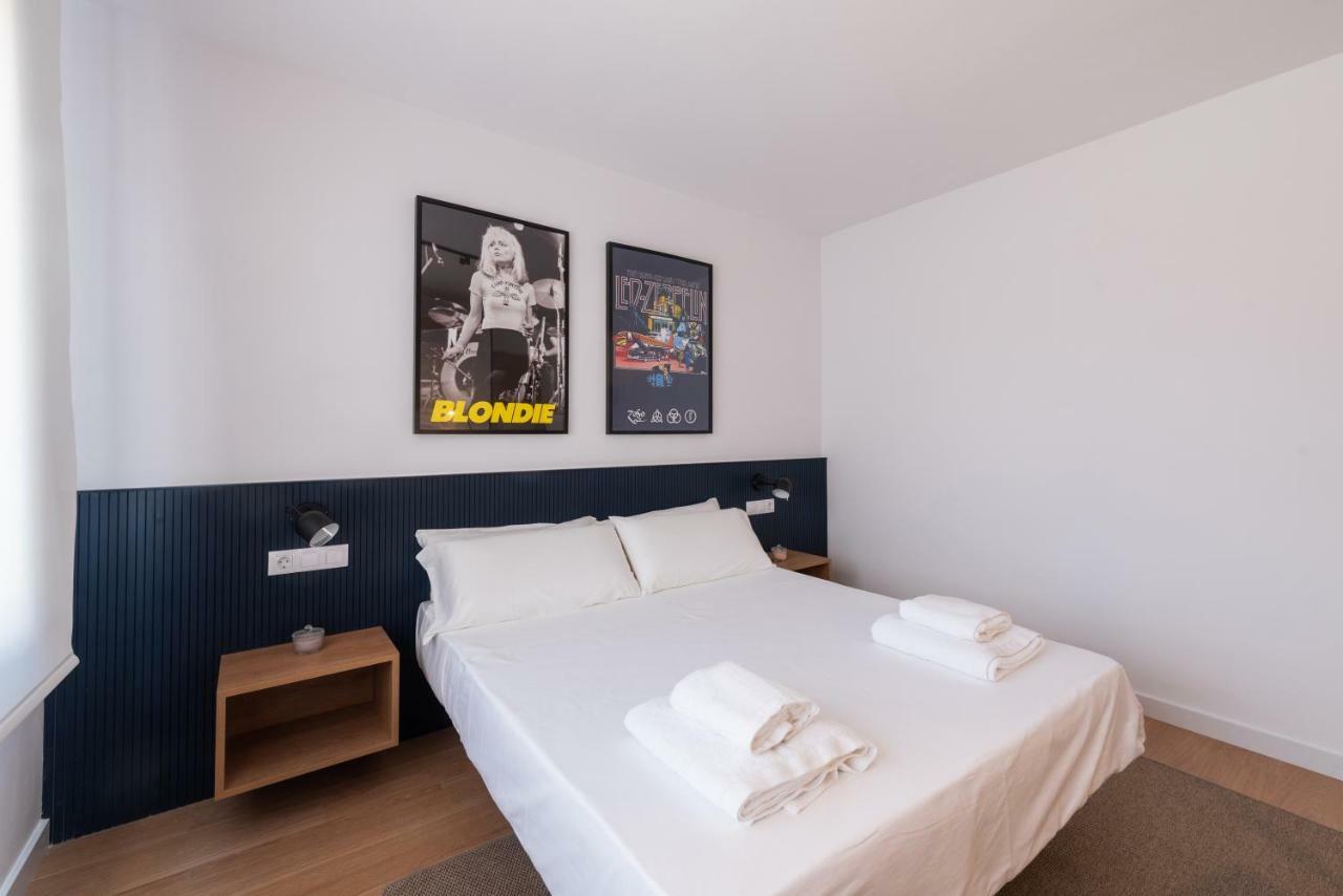Ferienwohnung Petit Luxe L'Atic Terrassa Exterior foto