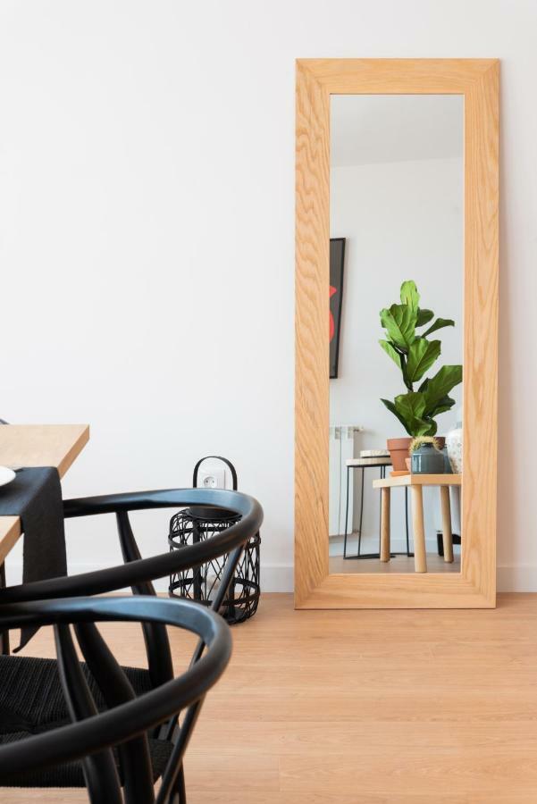 Ferienwohnung Petit Luxe L'Atic Terrassa Exterior foto